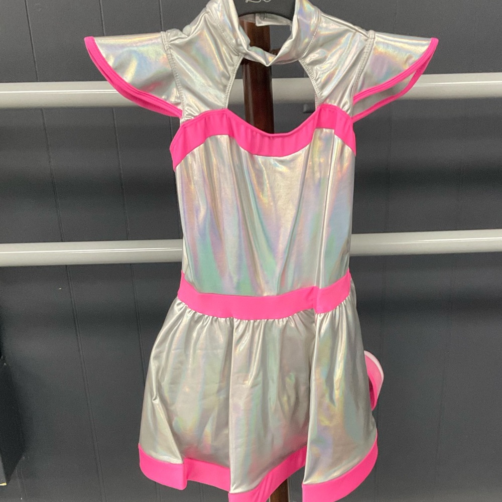Revolution Dance: Outta the world- Silver dress with pink details